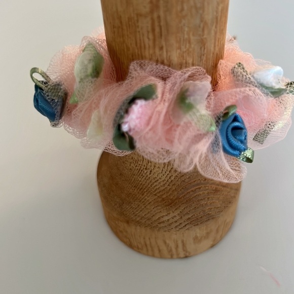 NWT Hair Scruncie Hand-made of mesh + miniature flowers in Aspen CO vintage - Picture 3 of 8